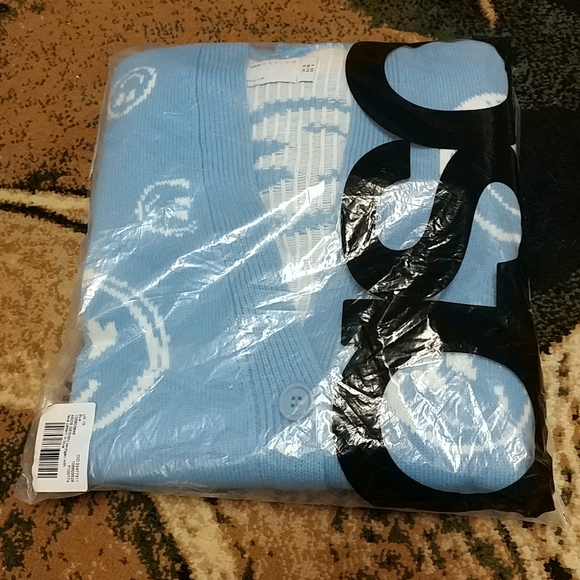 Sweater..Firm - Picture 7 of 8